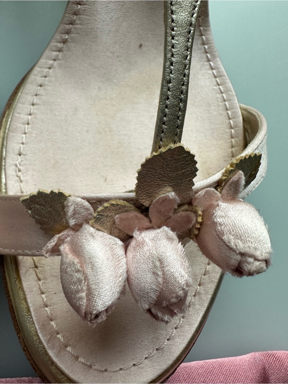 AUTHENTIC ALEXANDRA NEEL Gold Light Pink Satin Floral Thong Sandals - Picture 10 of 11